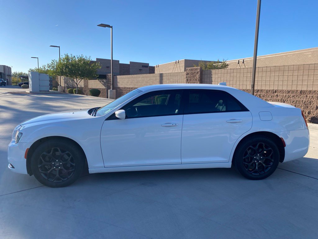 Used 2019 Chrysler 300 S AWD/4WD image 4
