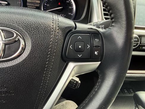 Used 2016 Toyota Highlander XLE image 35