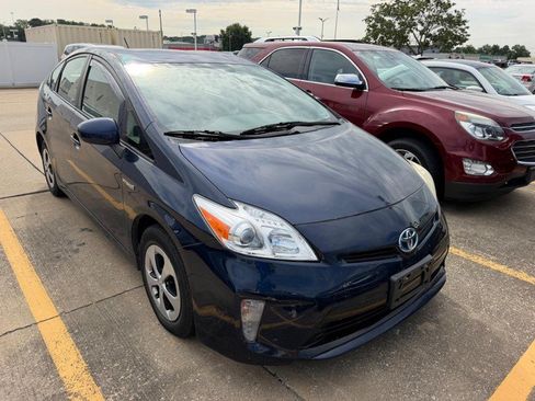 Used 2013 Toyota Prius Two FWD image 2