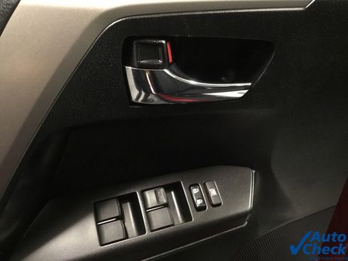 Used 2018 Toyota RAV4 XLE image 22