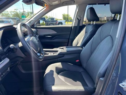 Certified 2024 Toyota Grand Highlander AWD image 26