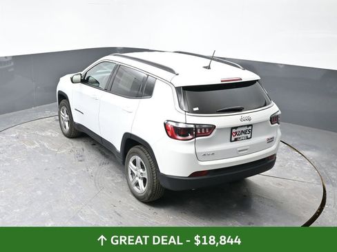 Used 2024 Jeep Compass Latitude image 49