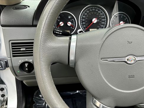 Used 2007 Chrysler Crossfire Limited RWD image 10