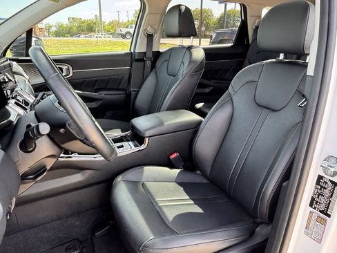 Used 2023 Kia Sorento SX AWD/4WD image 24