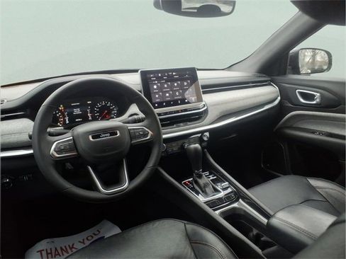 Used 2023 Jeep Compass Latitude w/ Sun and Sound Group image 9