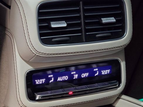 Used 2025 Mercedes-Benz Maybach GLS 600 4MATIC image 18