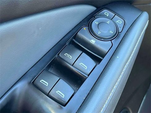 Used 2018 Buick Enclave Essence image 12