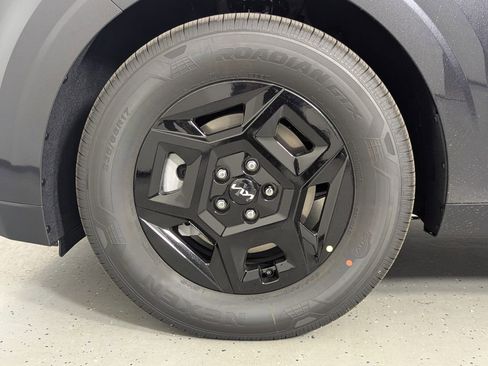 New 2026 Kia Carnival LX FWD image 9