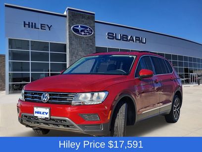 Used 2021 Volkswagen Tiguan SE w/ Panoramic Sunroof Package