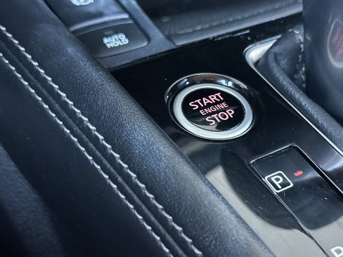 Used 2022 Nissan Kicks SR w/ Interior Electronics Package FWD image 21