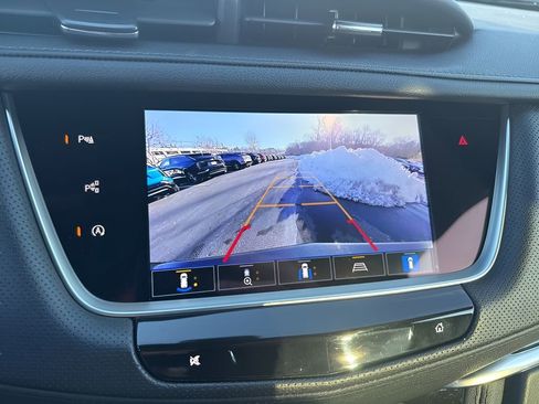 Used 2023 Cadillac XT5 Premium Luxury w/ Technology Package AWD/4WD image 25