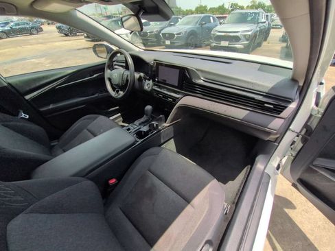 Used 2025 Toyota Camry LE FWD image 31