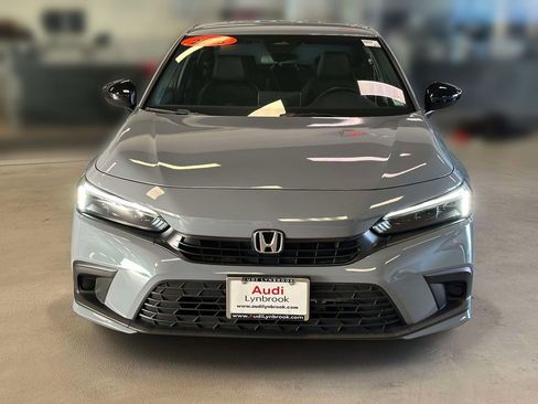 Used 2023 Honda Civic Sport image 2