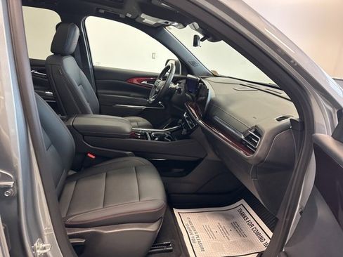 Used 2025 Chevrolet Traverse Z71 image 37