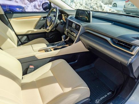 Used 2022 Lexus RX 350L Premium w/ Premium Package image 35