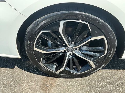 Certified 2024 Nissan Altima 2.5 SR FWD image 9