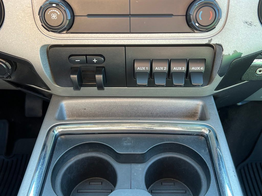 Used 2013 Ford F250 XLT w/ FX4 4X4 Off-Road Pkg image 28