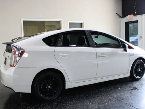 Used 2014 Toyota Prius Two FWD image 3