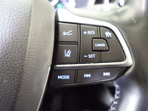 Used 2021 Toyota Highlander Limited AWD/4WD image 28