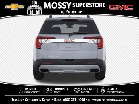Used 2023 GMC Acadia SLT w/ LPO, Floor Liner Package FWD image 8