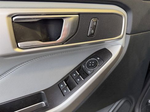 Used 2024 Ford Explorer XLT w/ Equipment Group 202A image 18