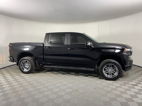 Used 2021 Chevrolet Silverado 1500 LT Trail Boss w/ Convenience Package II image 2