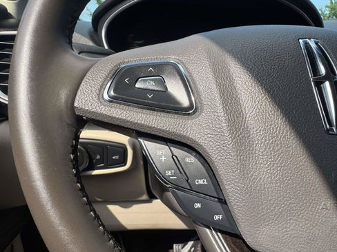 Used 2017 Lincoln MKX Select w/ Select Plus Package FWD image 30