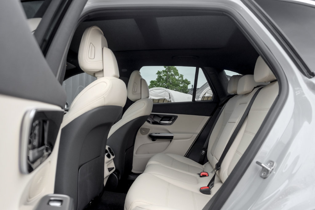 Used 2026 Mercedes-Benz GLC 300 4MATIC image 15