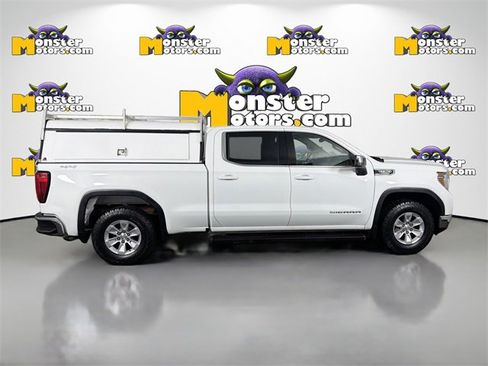 Used 2022 GMC Sierra 1500 SLE image 4