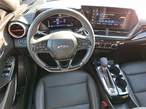 Certified 2024 Chevrolet Trax RS w/ Sunroof Package image 11