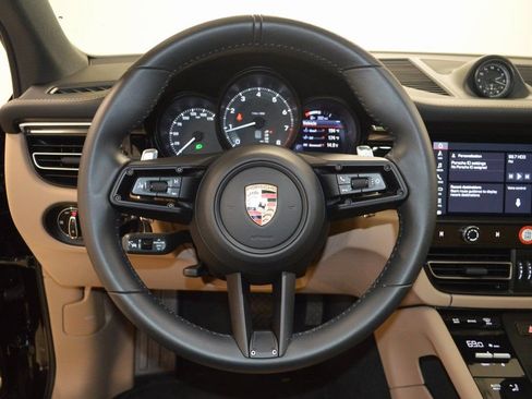 Certified 2025 Porsche Macan AWD/4WD image 20
