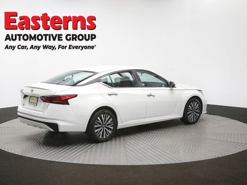 Used 2025 Nissan Altima 2.5 SV FWD image 40