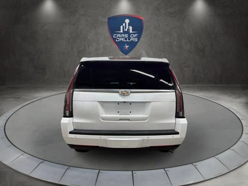 Used 2016 Cadillac Escalade ESV Platinum AWD/4WD image 4