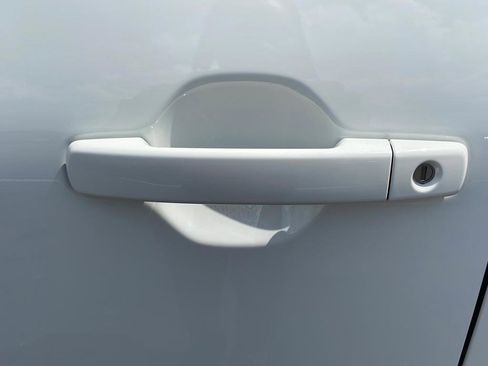 New 2025 Nissan Frontier SV image 7