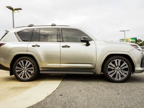 Used 2025 Lexus LX 700h Luxury w/ Appearance Package AWD/4WD image 6