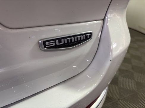 Used 2022 Jeep Grand Cherokee Summit w/ Luxury Tech Group V image 10