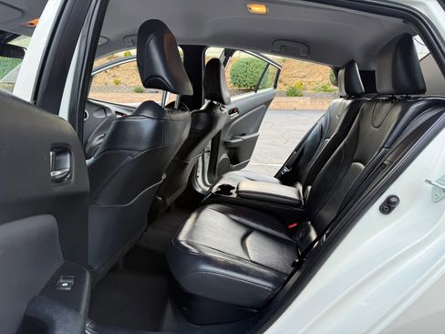 Used 2018 Toyota Prius Prime Premium w/ Carpet Mat Package FWD image 19
