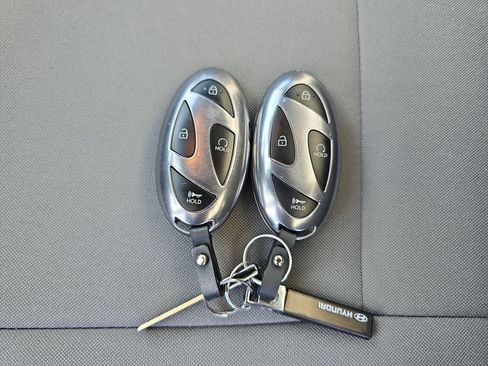 Used 2025 Hyundai Elantra Sport FWD image 17