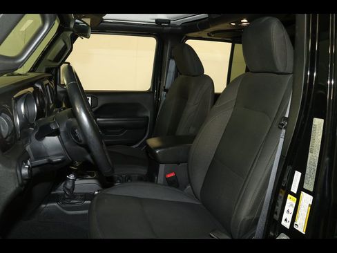 Used 2019 Jeep Wrangler Unlimited Sport AWD/4WD image 17