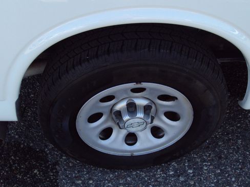 Used 2014 Chevrolet Express 1500 AWD image 35