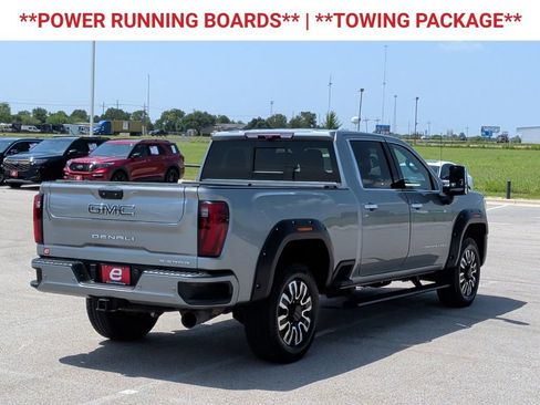 Used 2024 GMC Sierra 2500 Denali Ultimate AWD/4WD image 9