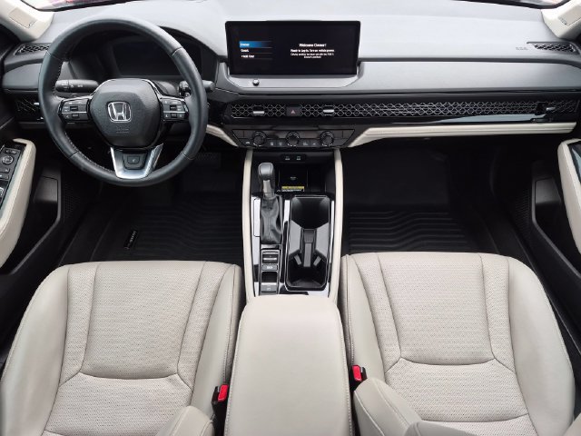 Used 2025 Honda Accord Touring image 13