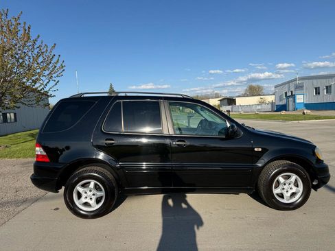 Used 2001 Mercedes-Benz ML 320 4MATIC image 4