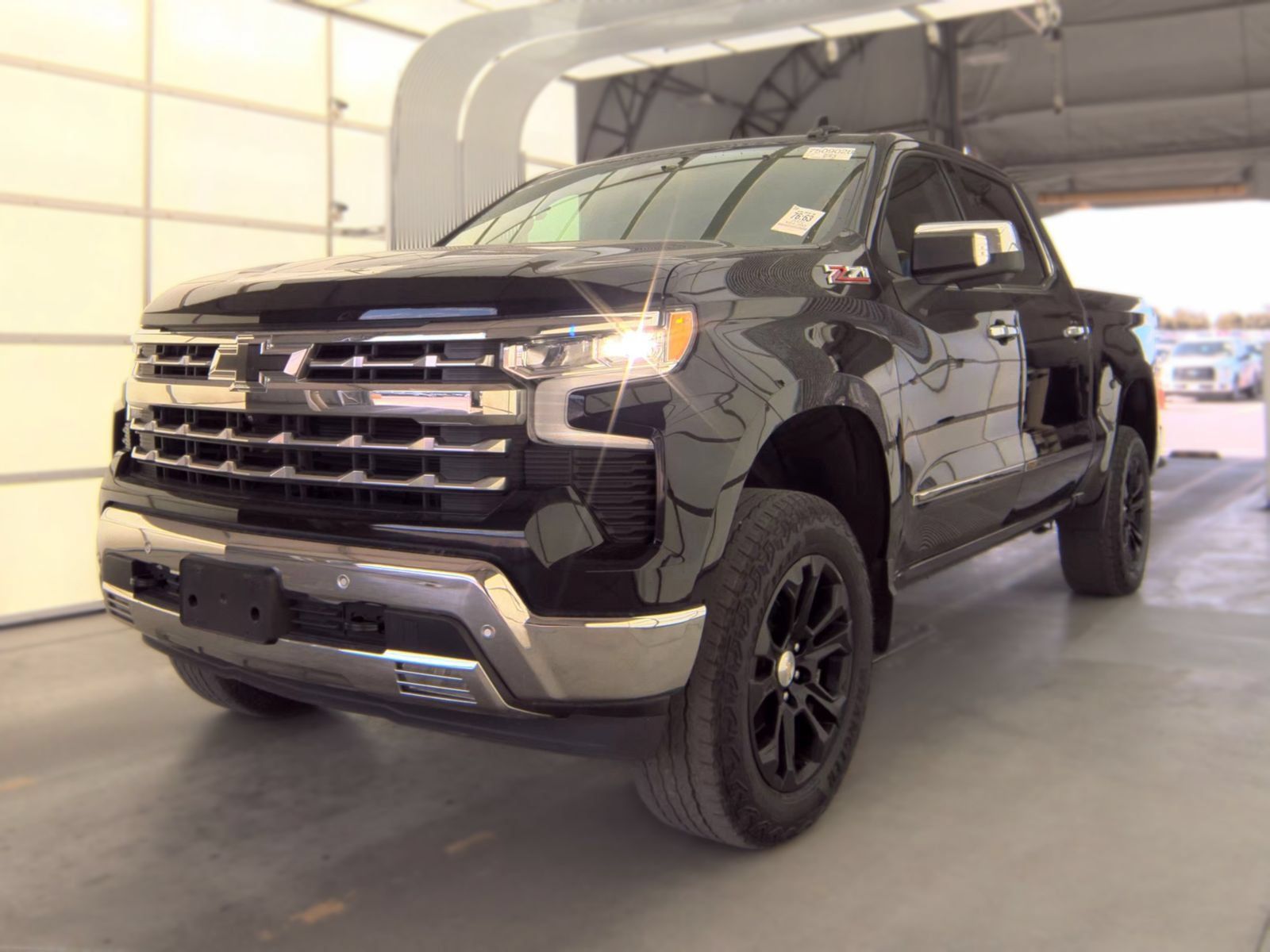 Used 2022 Chevrolet Silverado 1500 LTZ w/ Z71 Off-Road Package AWD/4WD image 1