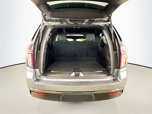 Used 2021 Chevrolet Suburban Z71 w/ Luxury Package image 30