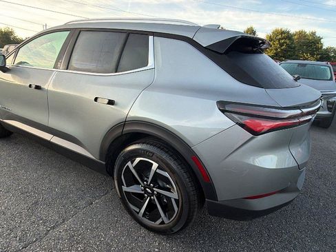 New 2026 Chevrolet Equinox EV LT FWD image 10
