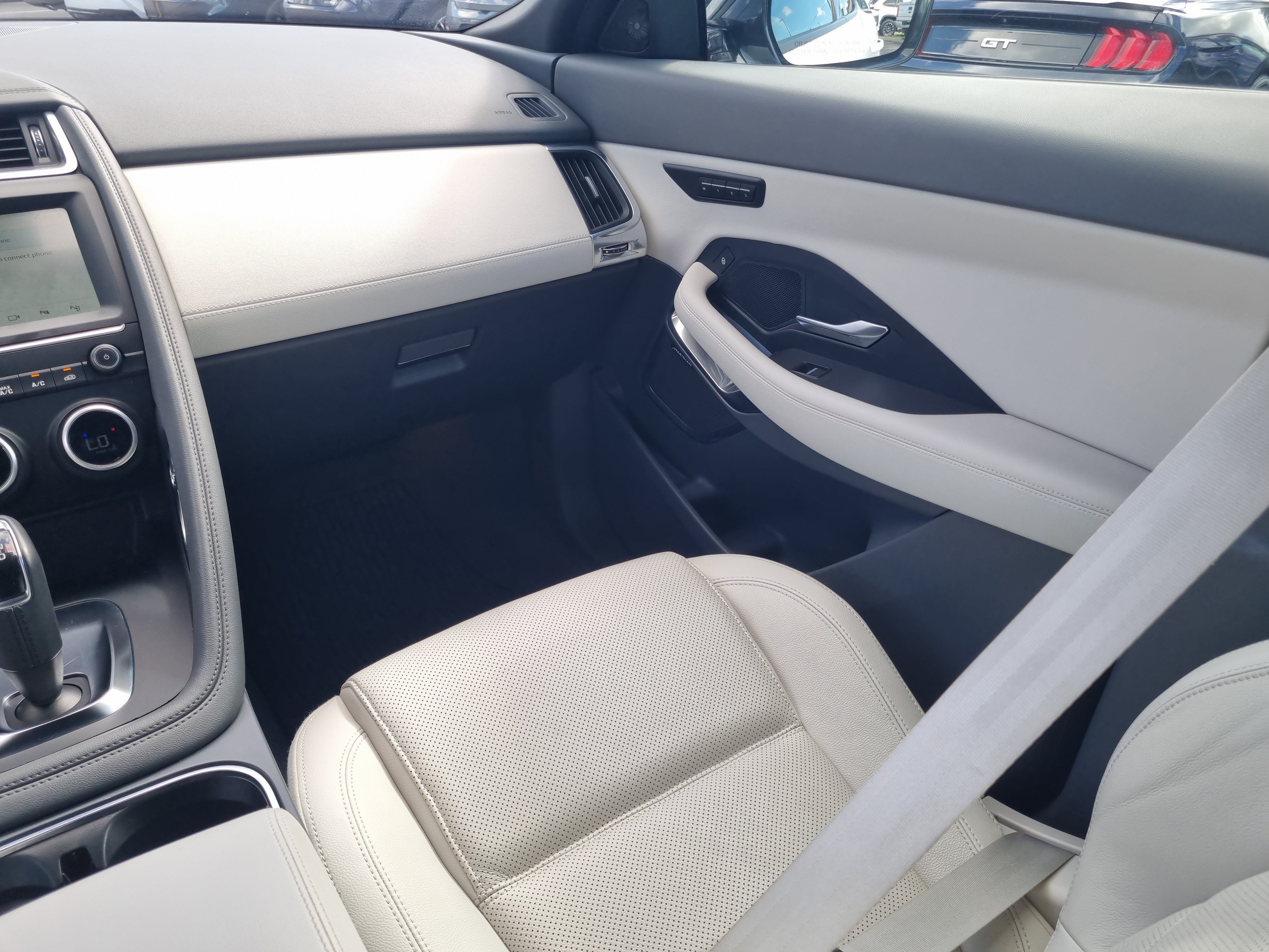 Used 2020 Jaguar E-PACE SE AWD/4WD image 17