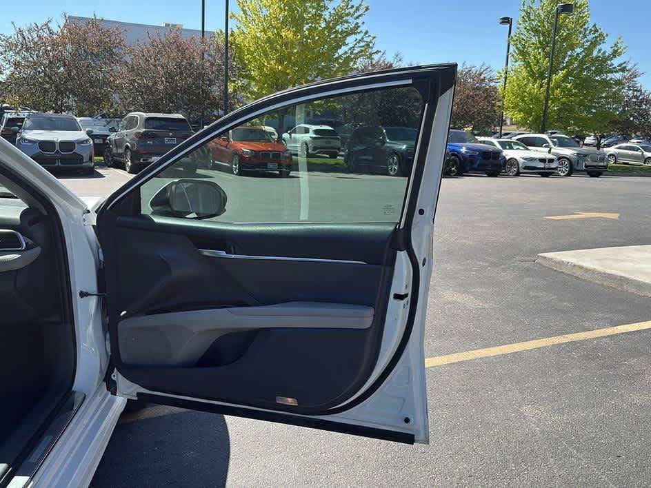 Used 2018 Toyota Camry SE w/ Protection Package (Q2) FWD image 12