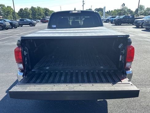 Used 2019 Toyota Tacoma SR5 AWD/4WD image 28