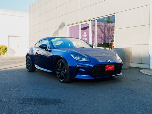 Used 2025 Toyota GR86 Premium image 18